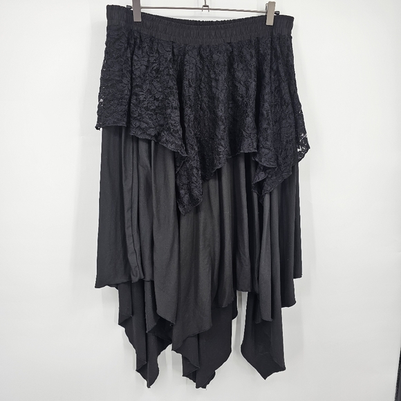 ROMWE Dresses & Skirts - ROMWE Black Lace Asymmetrical Hi-Low Skirt Plus Size 2XL • Gothic Boho
